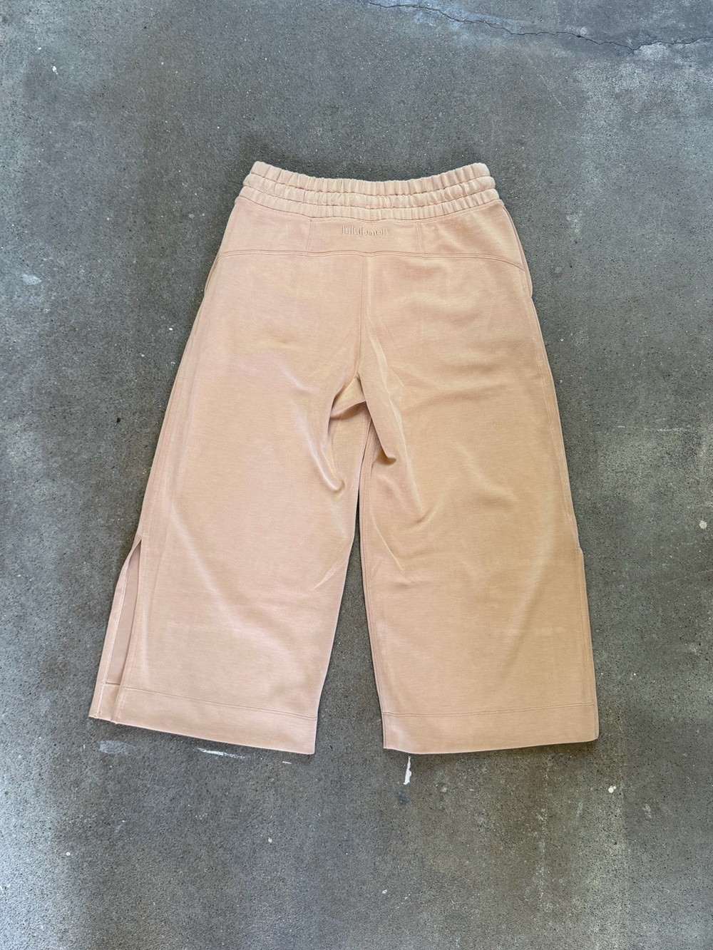 Lululemon Soft Ambitions High Rise Crop Beech Wood Size 8 Activewear Athleisure - Picture 7 of 11